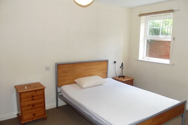 21, Durham photo 2