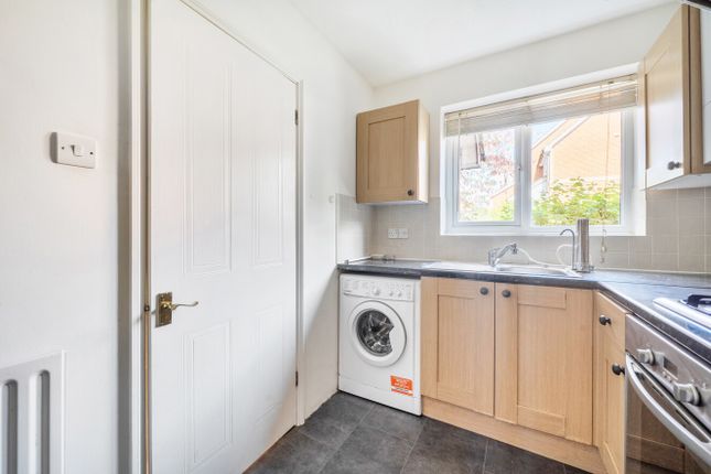 12, Davy Close, Berkshire photo 3