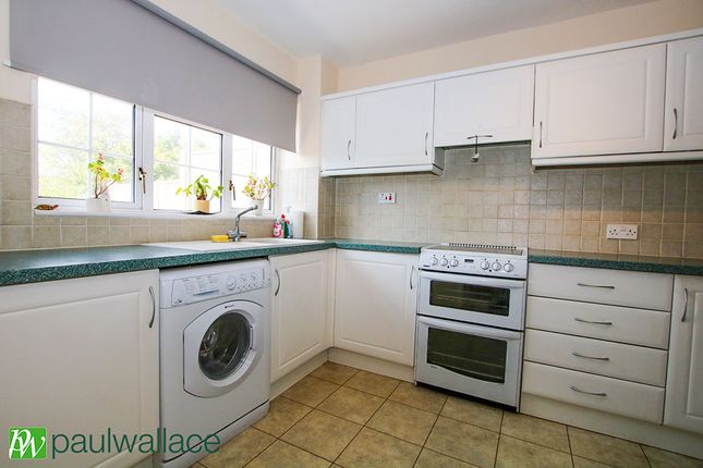2, Perriors Close, Waltham Cross photo 4