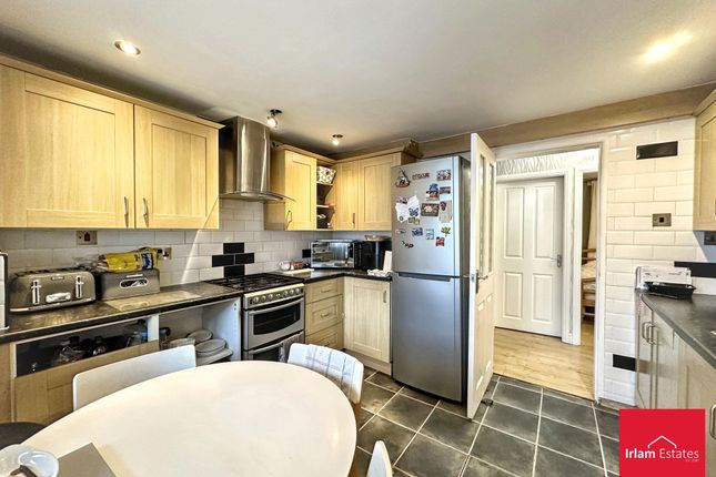 Flat 8, Carrington House, Salford photo 4