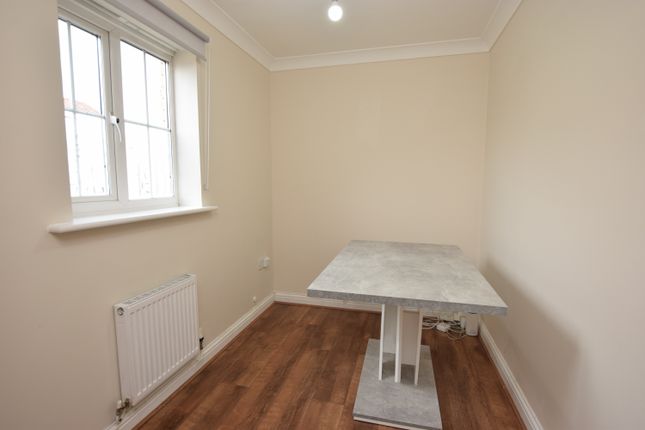 25, Woodlands, Huntingdon photo 4