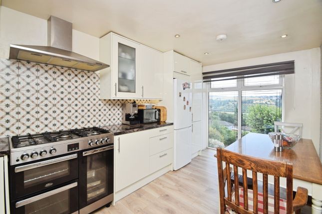 2, Southfield Way, Keighley photo 2