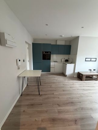 Flat 1, 16-18, Theobald Street, Borehamwood photo 3