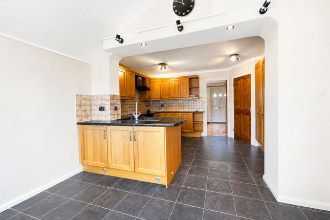 5, Eastfield, Swindon photo 2