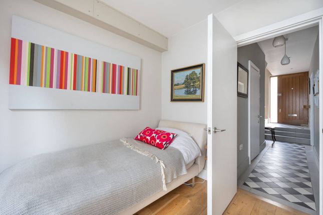 Property to rent in Boyne Terrace Mews, Holland Park, London