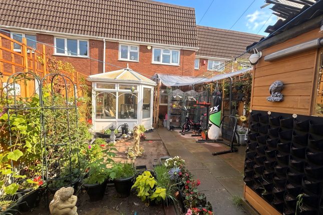 Eastney Crescent, Wolverhampton photo 4