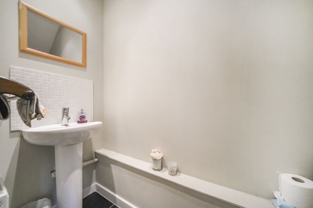 Academy Place, Isleworth photo 4
