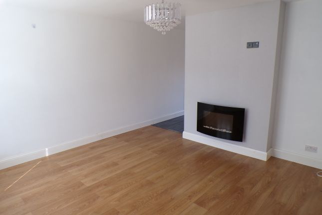 8, Squirrel Close, Cannock photo 4