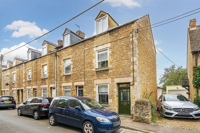 Semi-detached house to rent in The Crofts, Witney