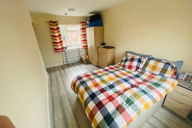 Thumbnail Room to rent in Marshall Close, Hounslow