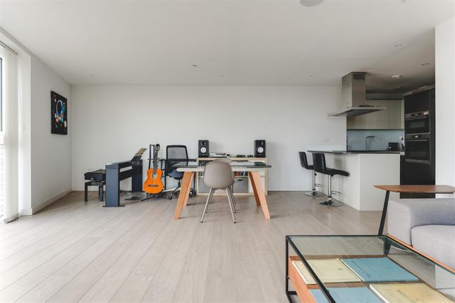Flat 44, Shoreline, 42 Newnton Close, London photo 4