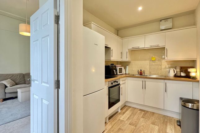 Flat 2, Haines Hill House, Taunton photo 4