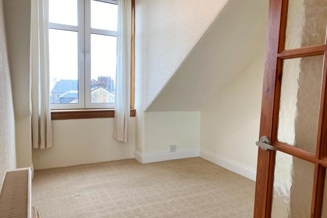 14, Gourock photo 3