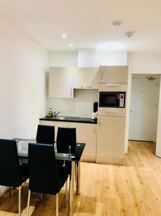 Flat to rent in Saint James's Road, London