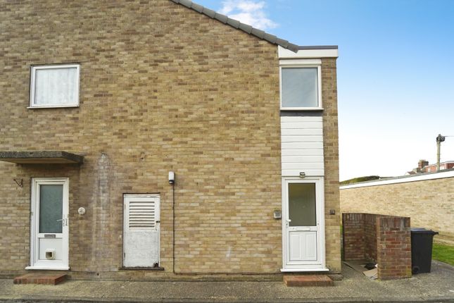 18, York Gardens, Littlehampton photo 2