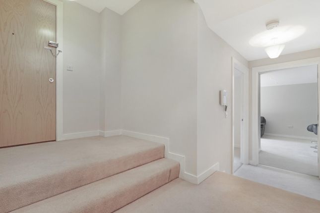 Flat for sale in High Road, Buckhurst Hill