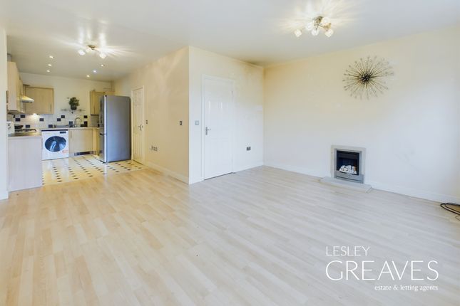 17, Blackthorn Close, Nottingham photo 4