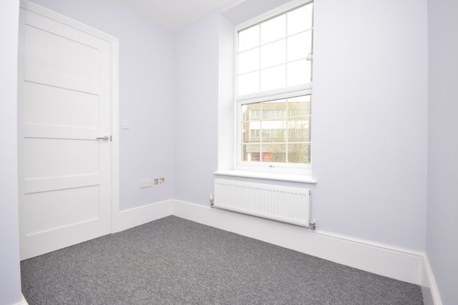 Penthouse to rent in Market Place, Kettering