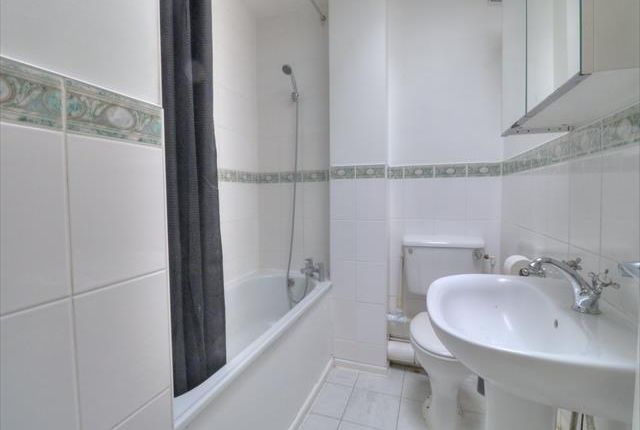 Flat for sale in Stewart House, Hiltingbury, Chandler's Ford