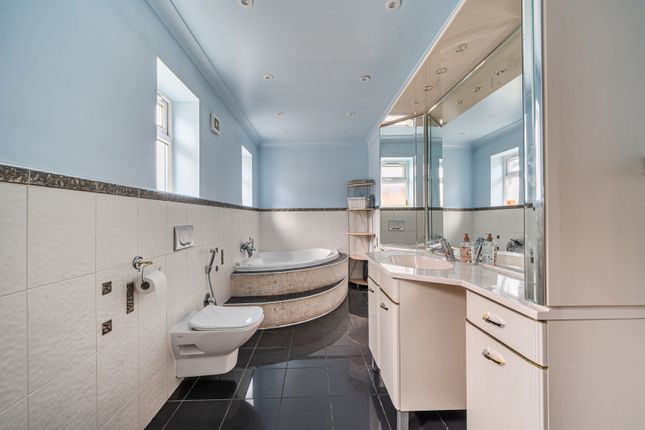 The Brambles, 16, Chiltern Road, Middlesex photo 2