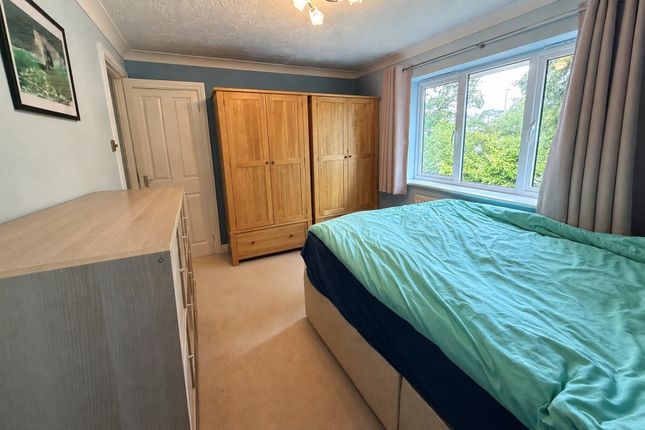127, Percheron Drive, Woking photo 4