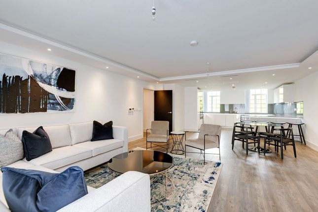 Flat for sale in Chandos Way, Hampstead, London