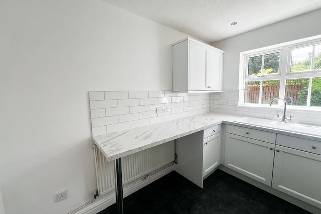 7, Tadman Close, Beverley photo 3