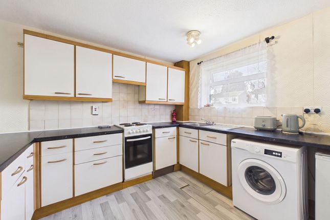 31 Elgar Gardens, Nottingham photo 3