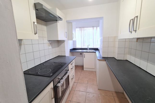 52 Blackthorn Drive, Leicester photo 4
