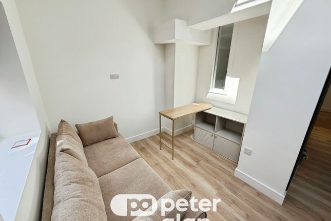 Flat 2, CARDIFF photo 5