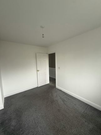 16 Farrier Court, Crewe photo 5