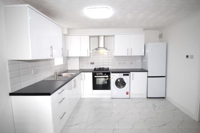 Herent Drive, Ilford photo 5