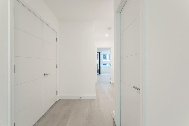 Flat for sale in Gorsuch Place, London