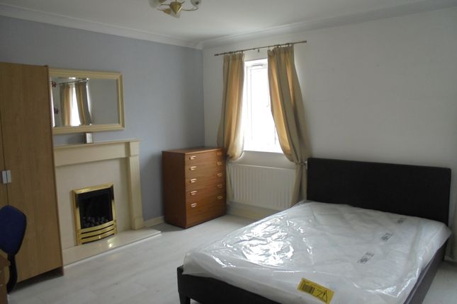 Town house to rent in Godwin Way, Trent Vale, Stoke On Trent, Staffordshire