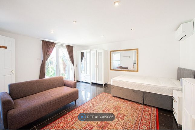 Grasmere Avenue, Wembley photo 3