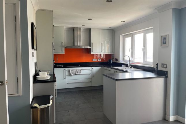 37 Great Furlong, Teignmouth photo 3
