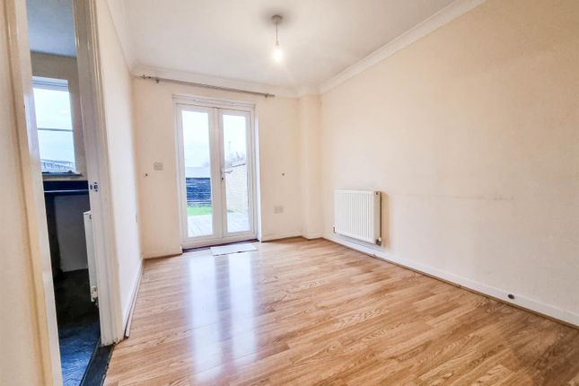 Property to rent in Samuel Drive, Kemsley, Sittingbourne