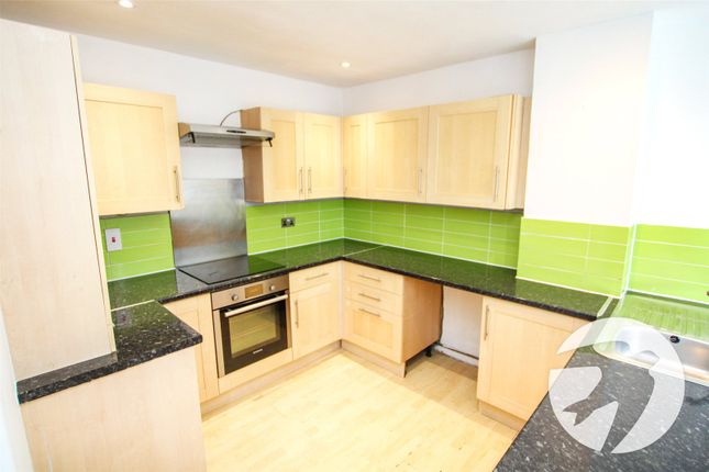 93, Tarnwood Park, London photo 2