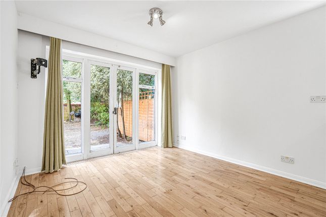 6 Heathview Court, 70, Parkside, Southfields photo 2