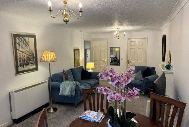 5, Aire Valley Court, Bingley photo 2