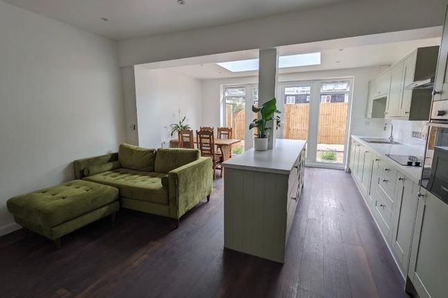 22, Kildare Road, London photo 2