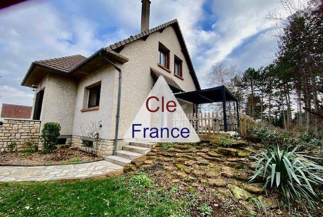 Detached house for sale in Cosne-Cours-Sur-Loire, Bourgogne, 58200, France