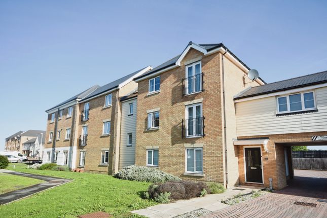 Flat for sale in Warwick Crescent, Basildon