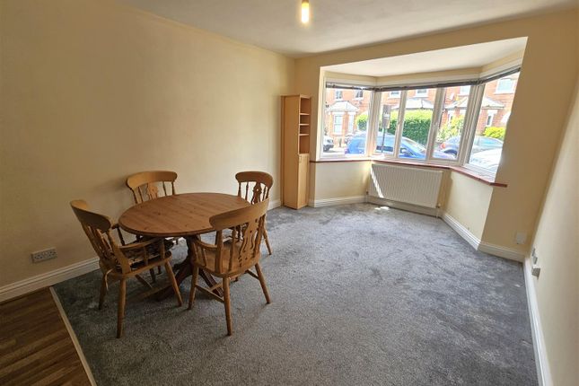Flat 2, 51, York Road, Farnborough photo 3