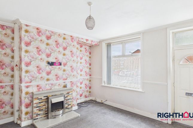 30 Woodroyd Road, Bradford photo 3