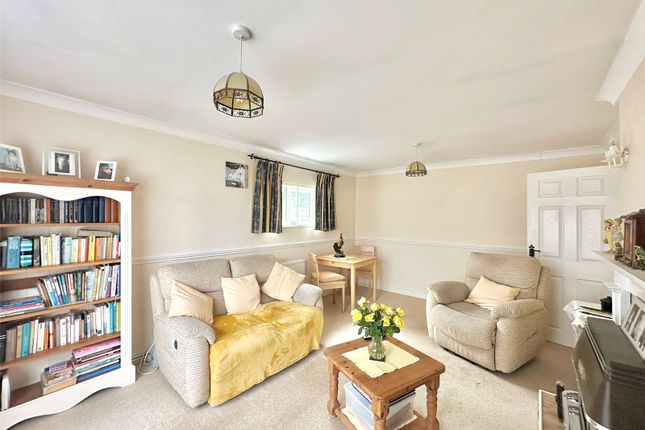 1, Balmoral Drive, Somerset photo 2