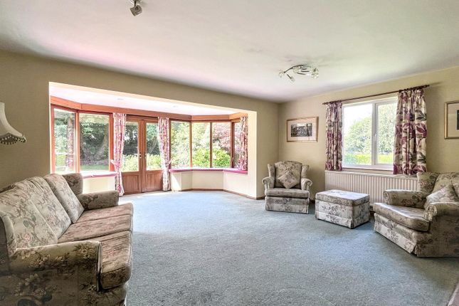 Glebe House, The Square, Winscombe photo 2