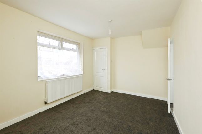 52, Princess Avenue, Doncaster photo 4