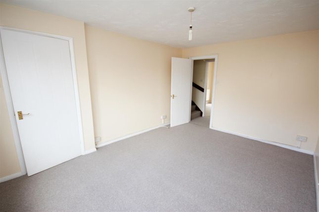 11, Pershore Close, Wellingborough photo 3
