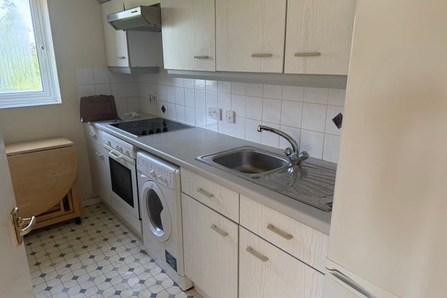 105, MILTON KEYNES photo 2